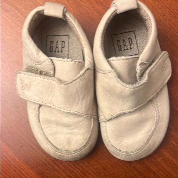 GAP Kids Cream Leather Shoes Infant 3 Unisex Boys Girls - Picture 1 of 7
